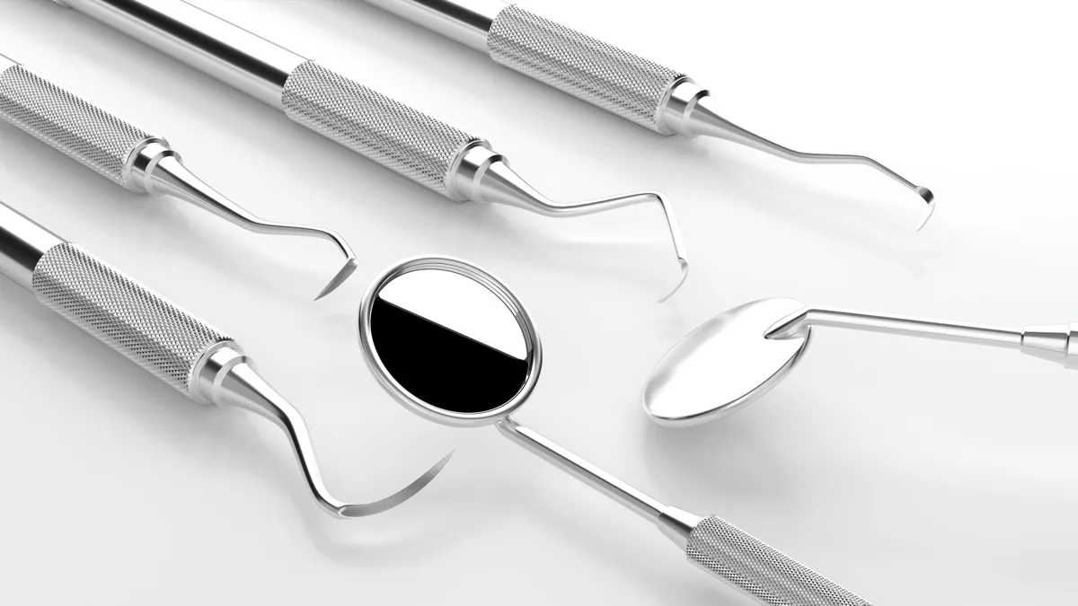 歯周治療に使用する専用の器具