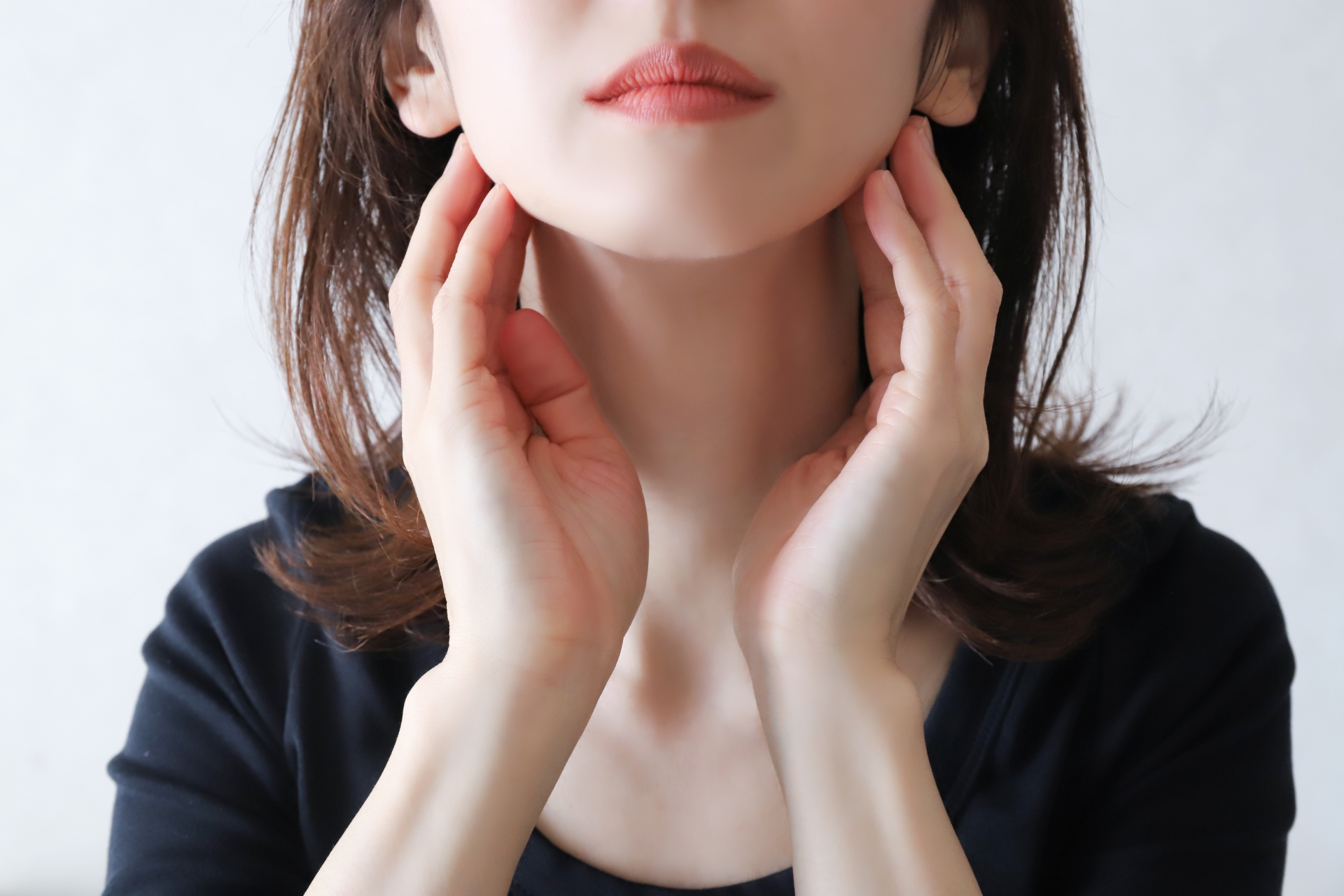 顎が痛い人のイメージ